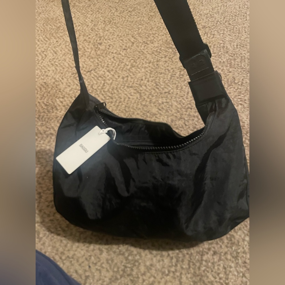 BAGGU Medium Nylon Crescent Bag
